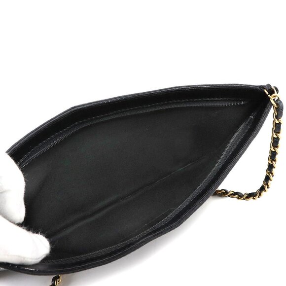 CHANEL Black Leather Shoulder Bag - Picture 6 of 9